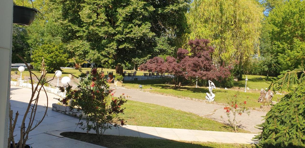 Logis Hotel & Restaurant Le Fleurance Bagian luar foto