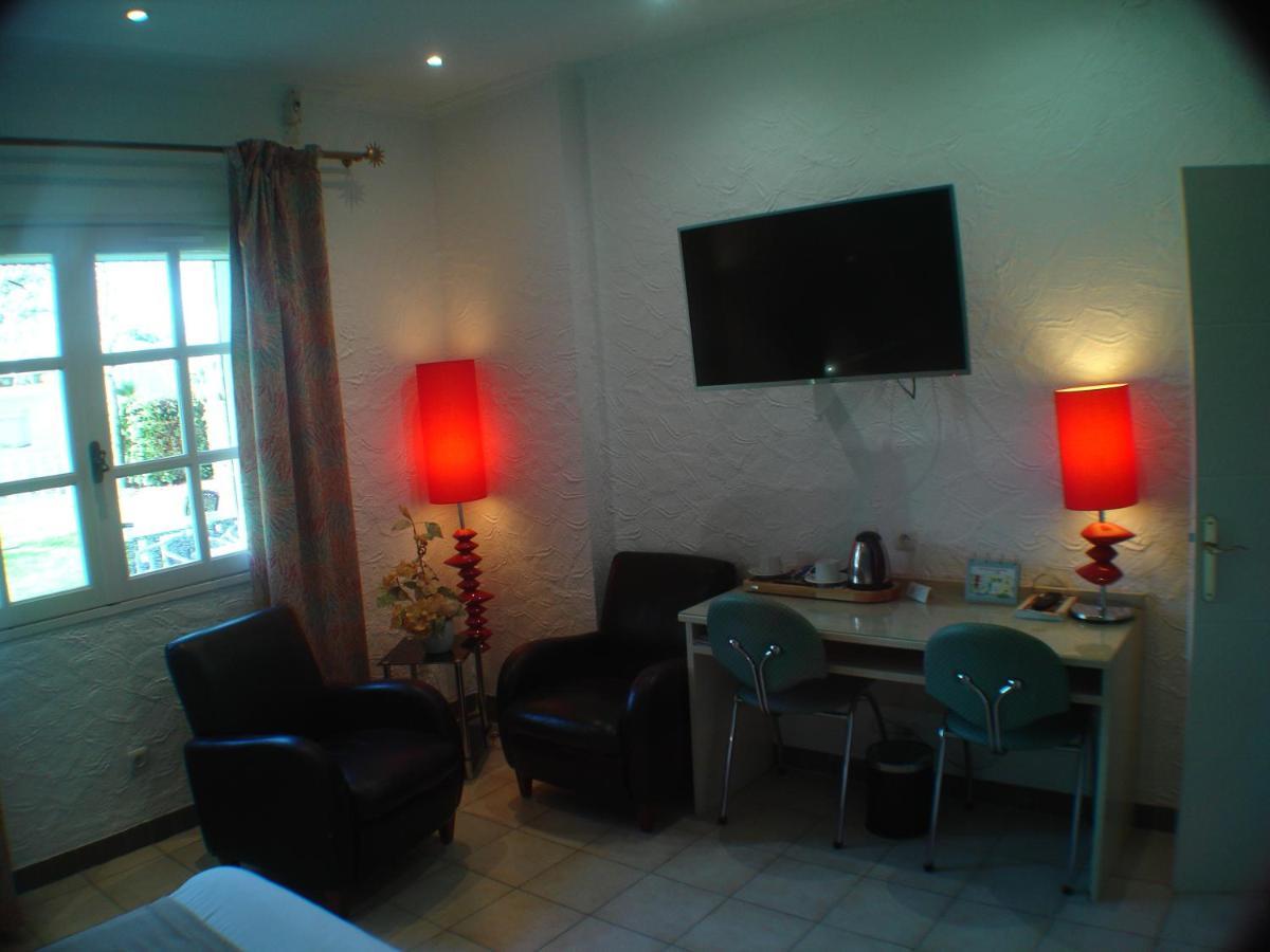 Logis Hotel & Restaurant Le Fleurance Bagian luar foto