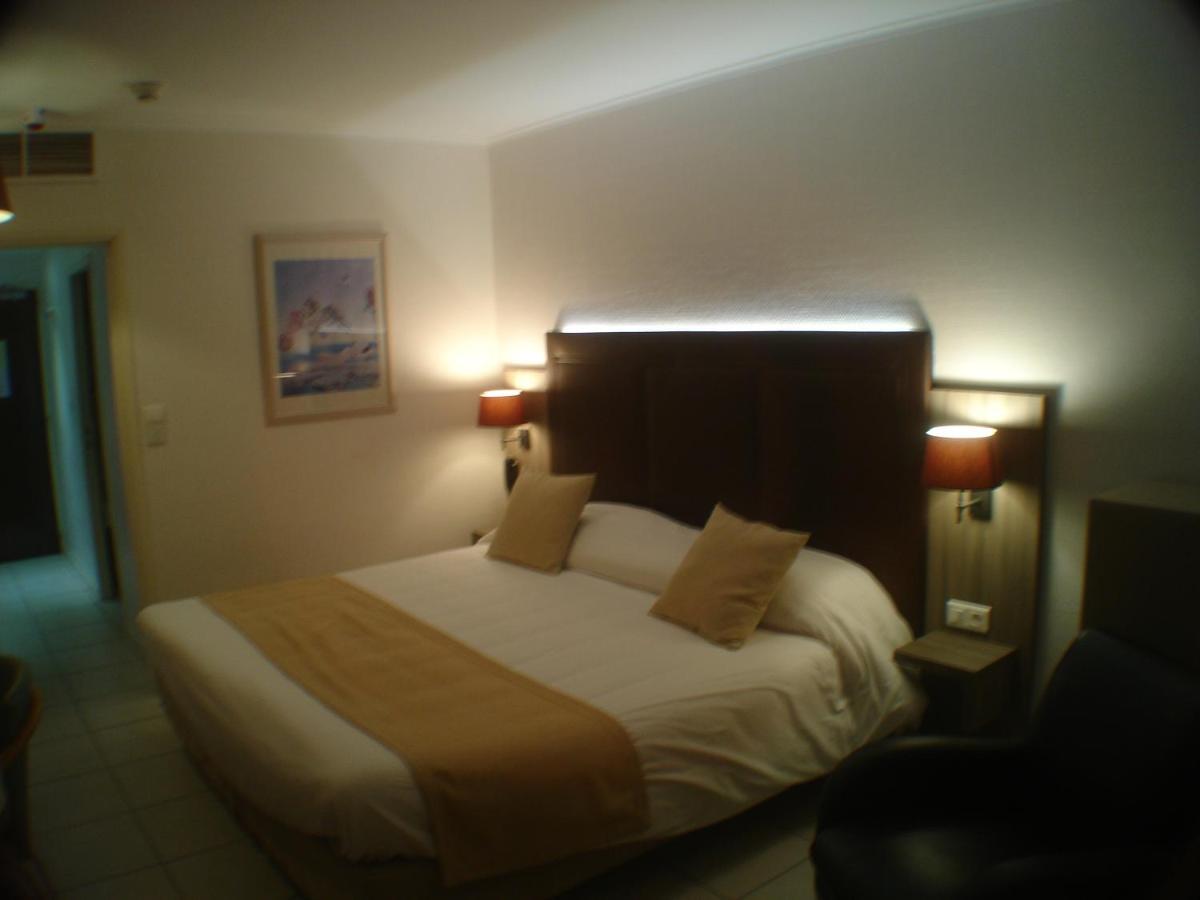Logis Hotel & Restaurant Le Fleurance Bagian luar foto