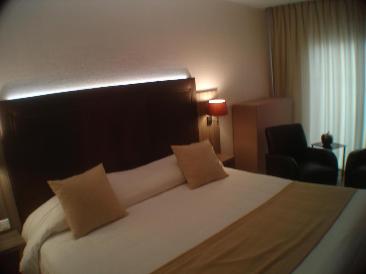 Logis Hotel & Restaurant Le Fleurance Bagian luar foto