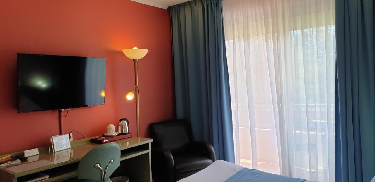 Logis Hotel & Restaurant Le Fleurance Bagian luar foto