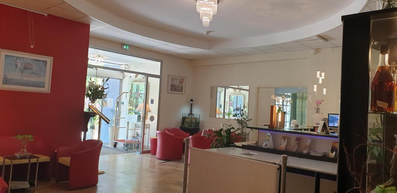 Logis Hotel & Restaurant Le Fleurance Bagian luar foto