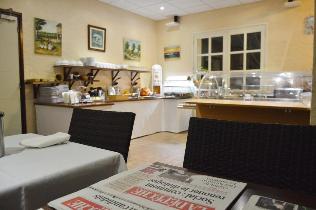 Logis Hotel & Restaurant Le Fleurance Bagian luar foto