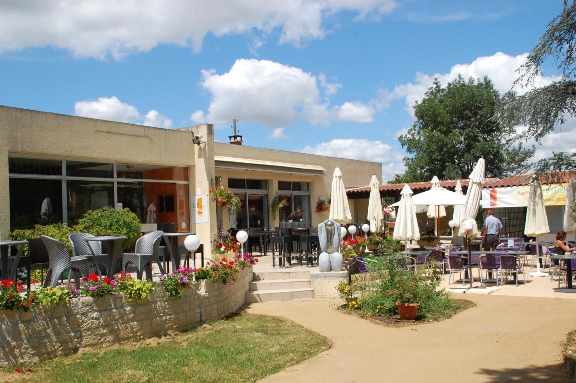 Logis Hotel & Restaurant Le Fleurance Bagian luar foto