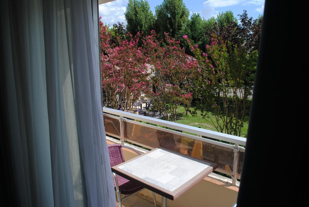 Logis Hotel & Restaurant Le Fleurance Bagian luar foto