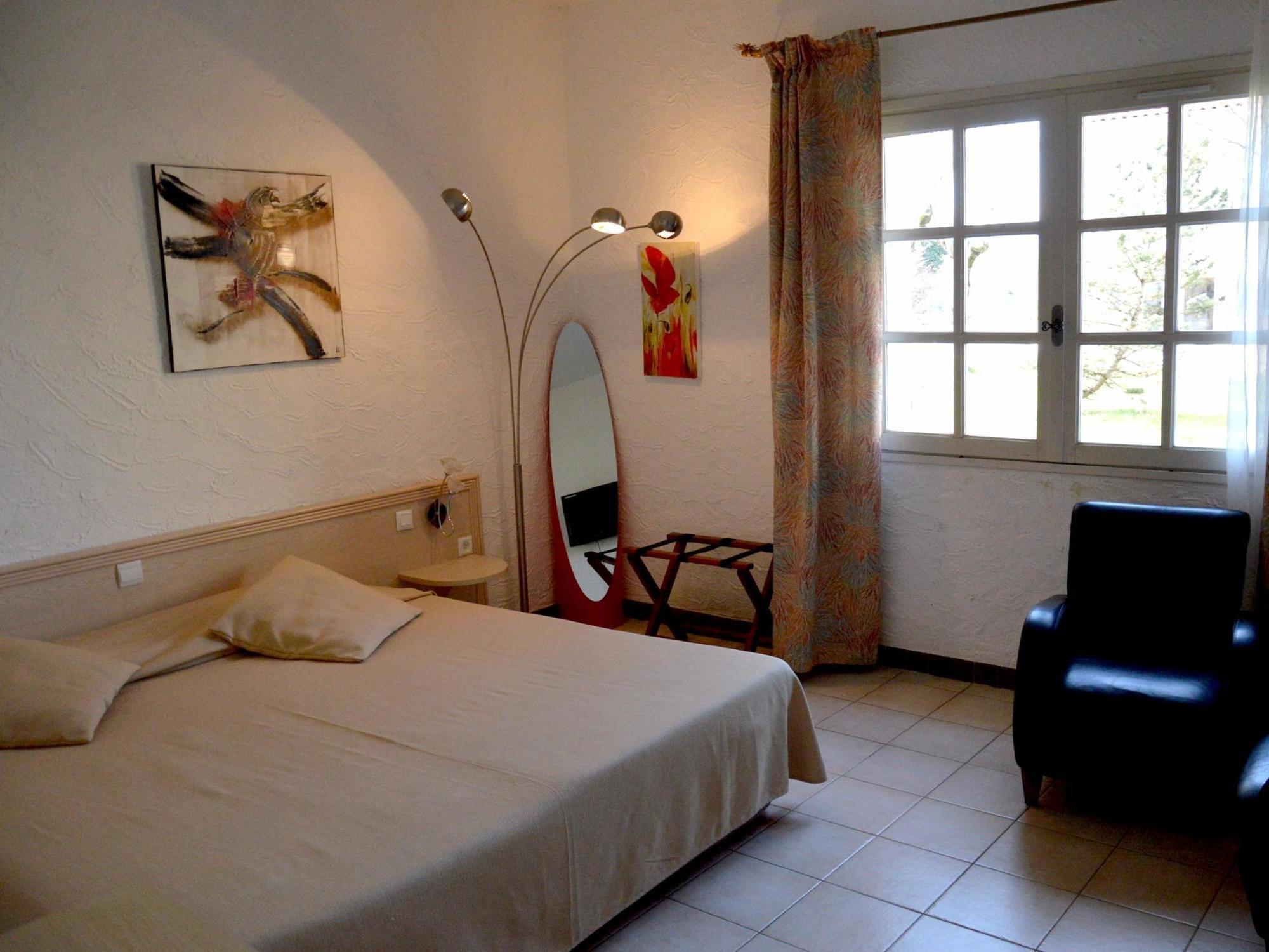 Logis Hotel & Restaurant Le Fleurance Bagian luar foto
